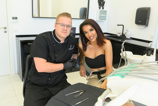 Slider image (6) Impression Dent